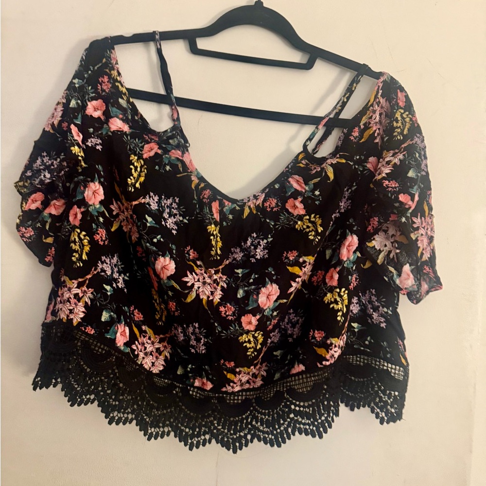 Forever 21 Black Floral Off-Shoulder Crop Top with Lace Trim